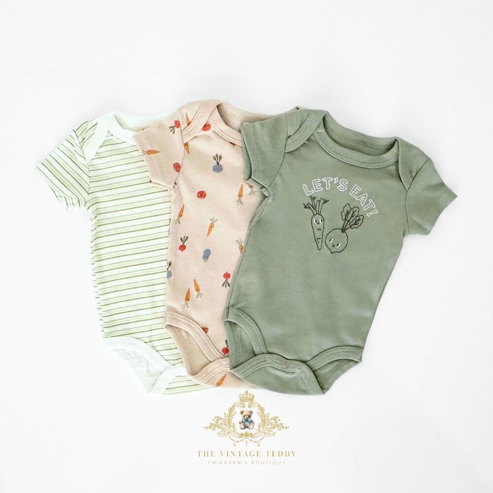 NWT Cute Unisex 3 Piece Matching Set Baby Onesies Let's Eat! Veggies Sage 0-3M